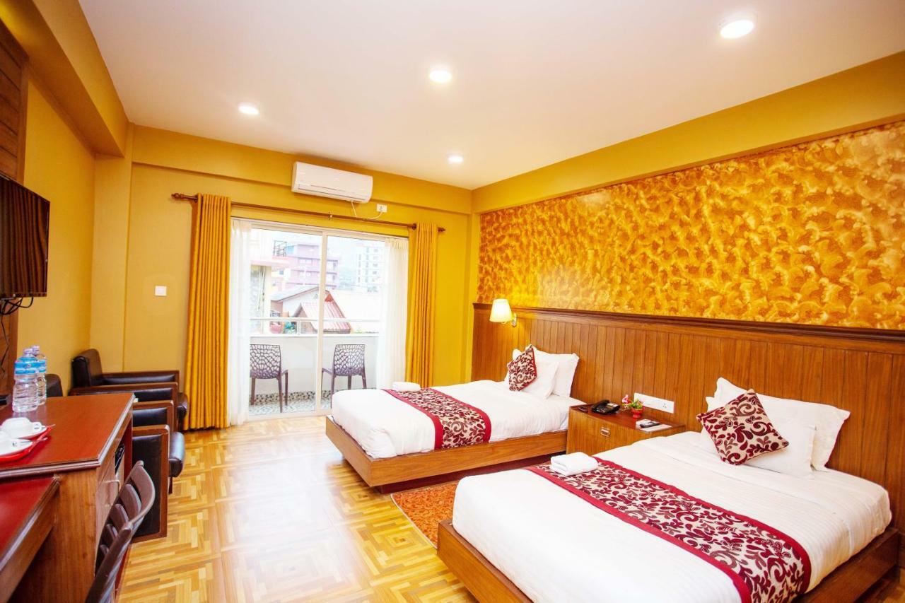Hotel Iceland Pokhara Extérieur photo