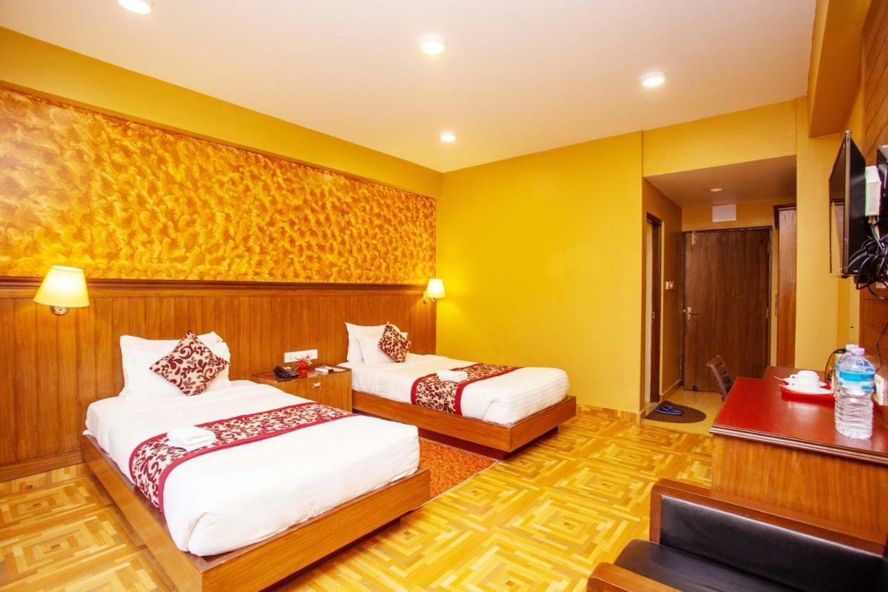 Hotel Iceland Pokhara Extérieur photo